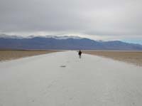 40-Panamint_Mountains_from_Badwater