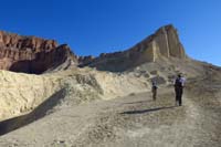 14-hiking_uphill-getting_warmer_in_the_sun