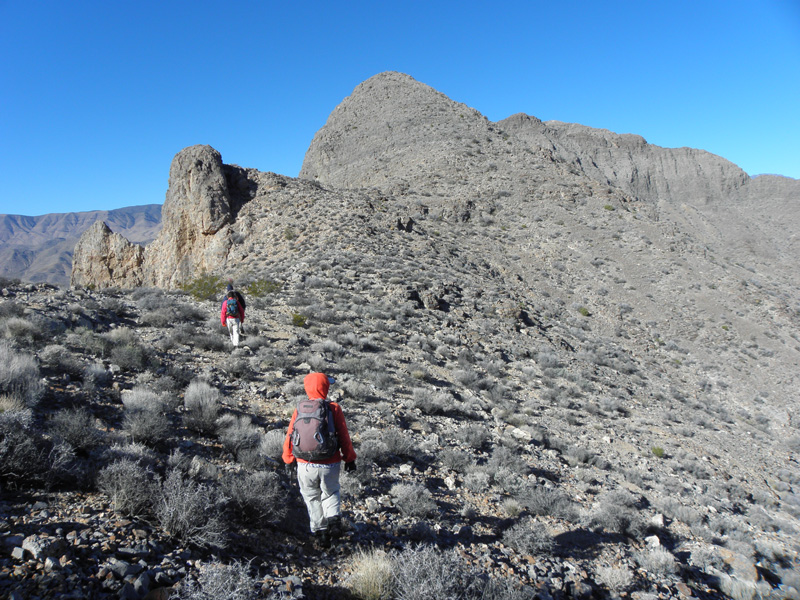 17-traversing_ridgeline_and_climbing