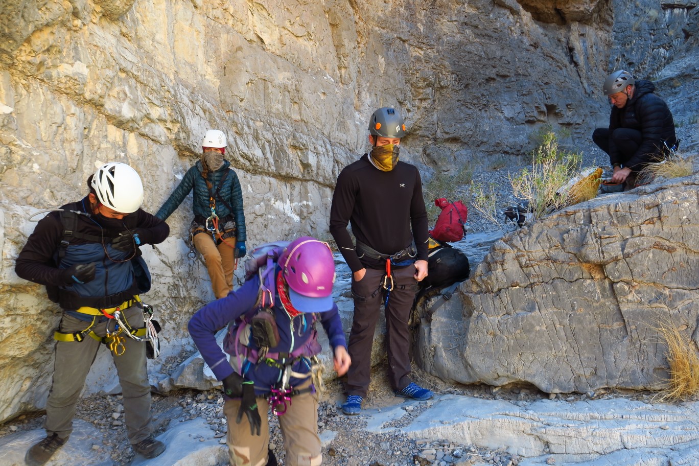 25-group_ready_for_rappel-Garronc,Laura,Luba,Adam,Marc