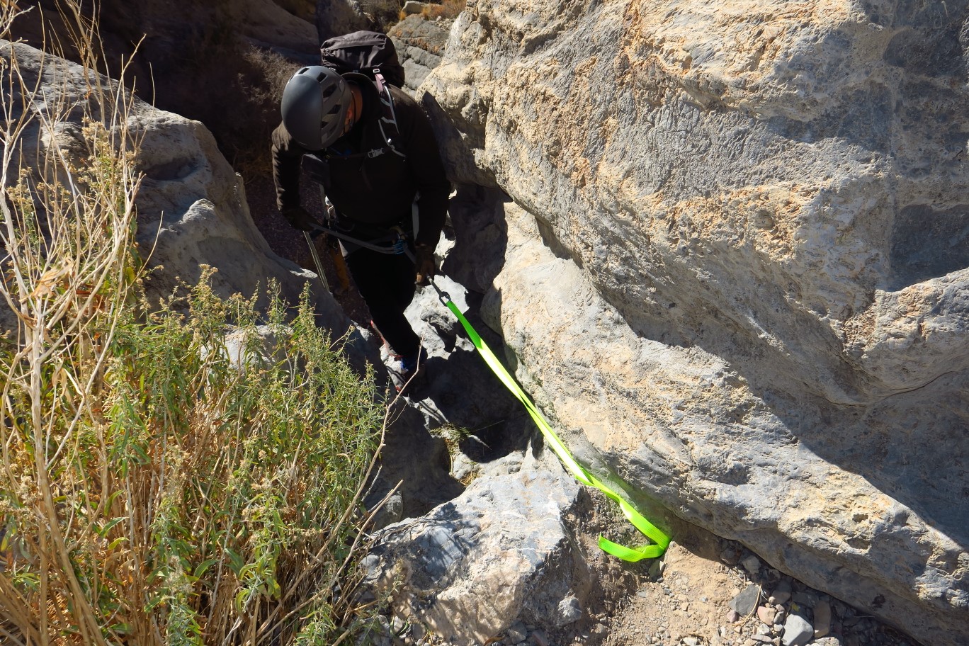 37-Marc_rappelling-another_chock_anchor