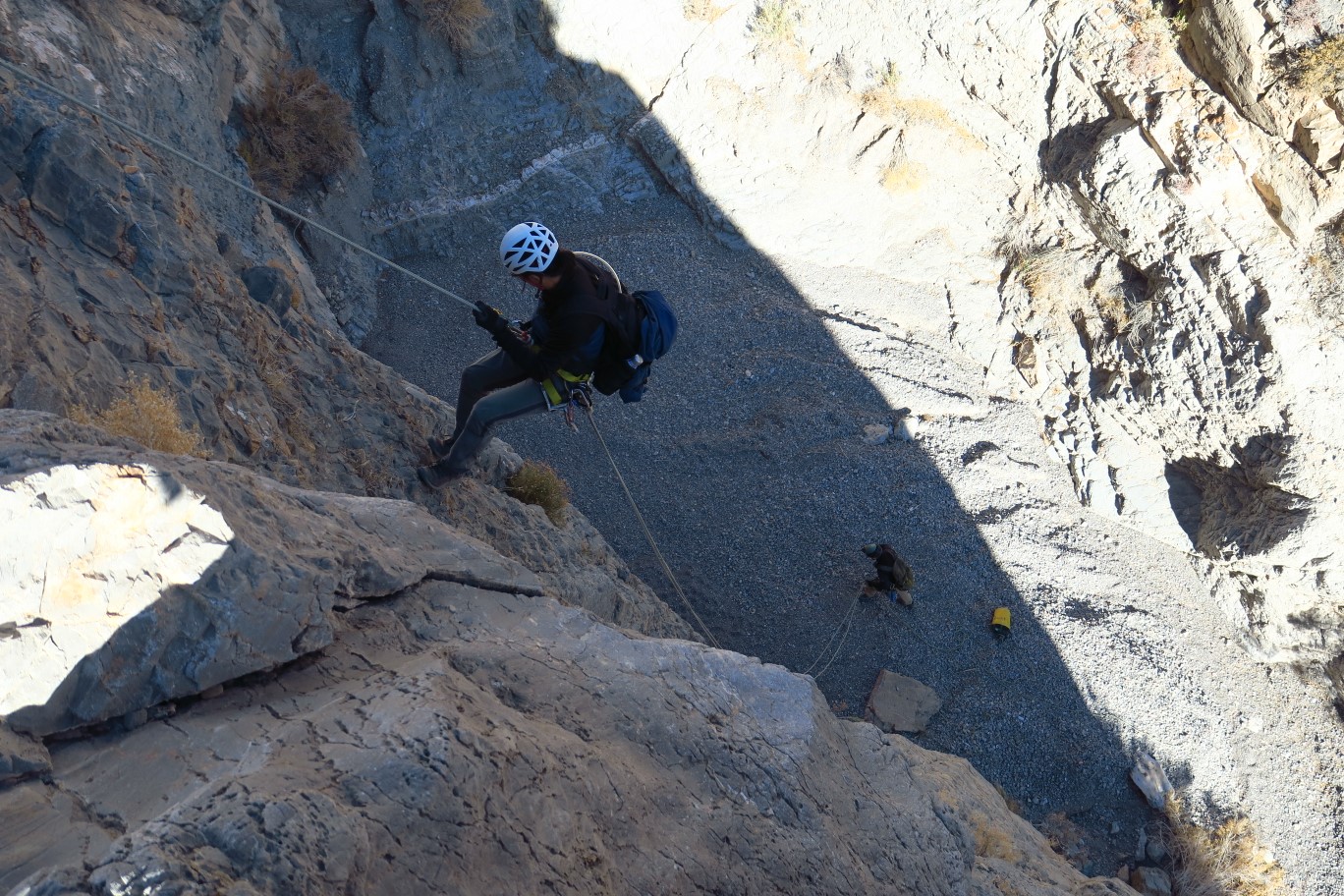 54-Garronc_on_rappel,Ed_belaying