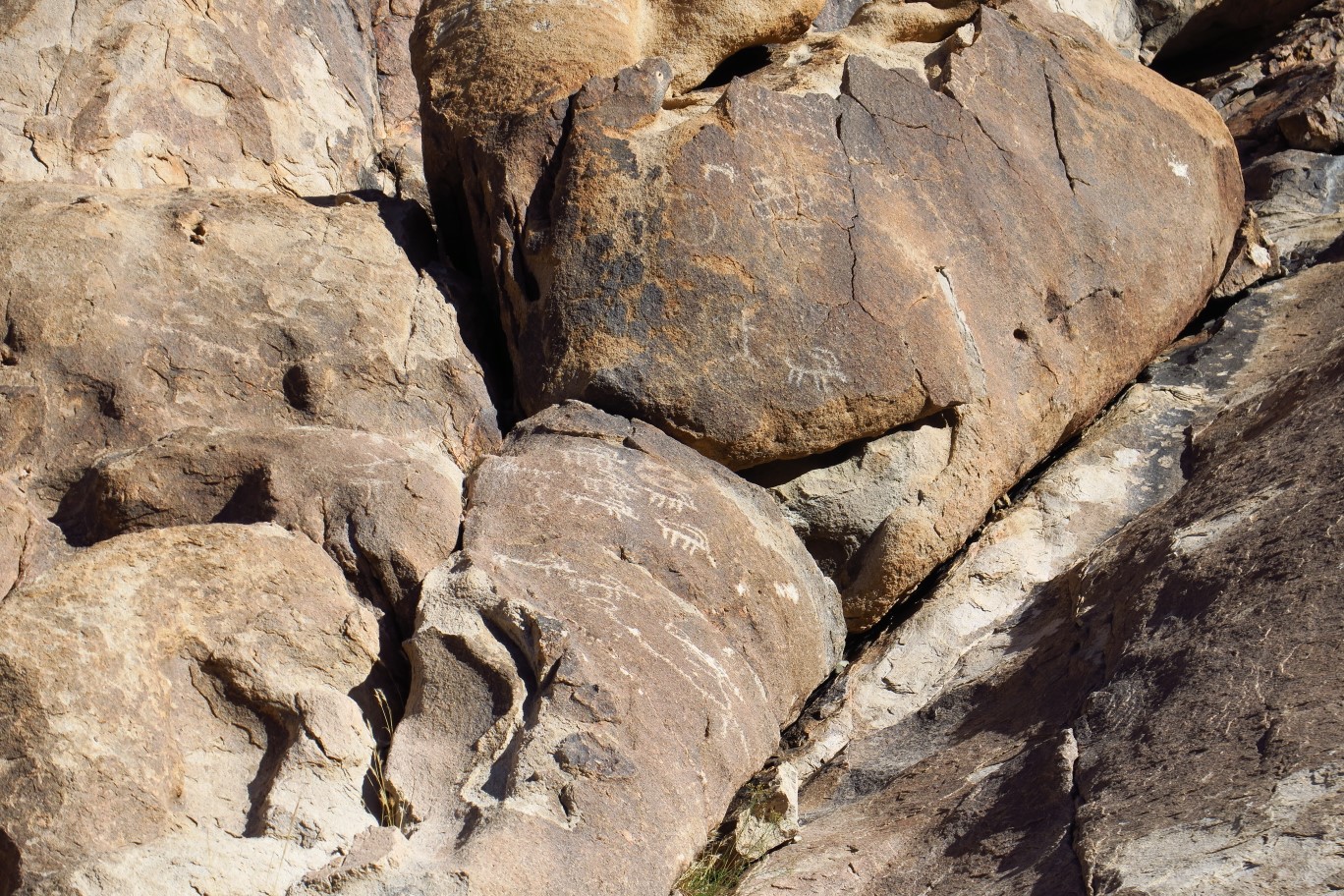 61-petroglyphs_at_mouth_of_Keyhole_Canyon