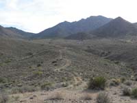 04-old_4-wheel_drive_road-follow_it_for_about_1.1_miles_before_entering_wash