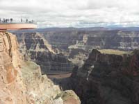 02-Skywalk_extending_over_canyon