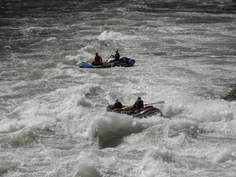 47-rafters_in_rapids