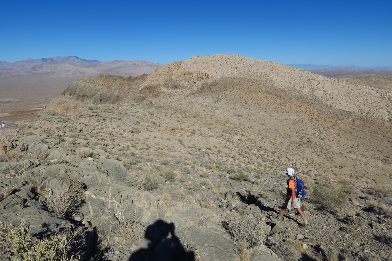 32-continuing_along_the_mesa
