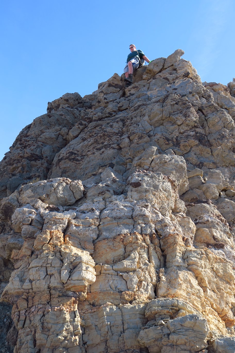 33-Kyle_descending_from_summit_block