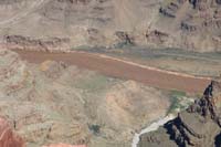 09-zoom_view_of_swift_flowing_river