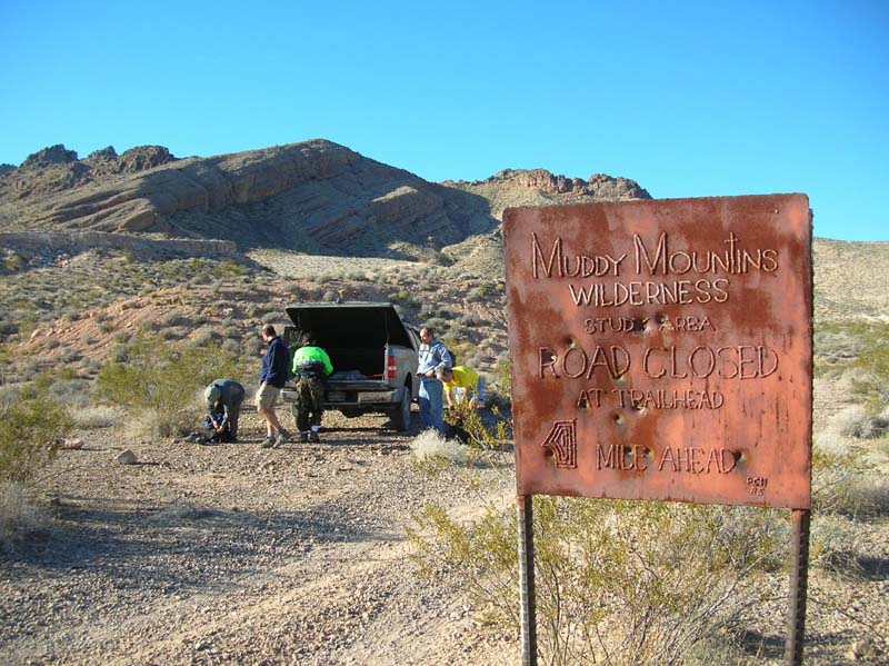 01-getting_ready_at_the_trailhead