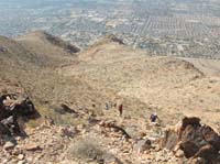 21-group_making_their_way_to_the_final_ridgeline