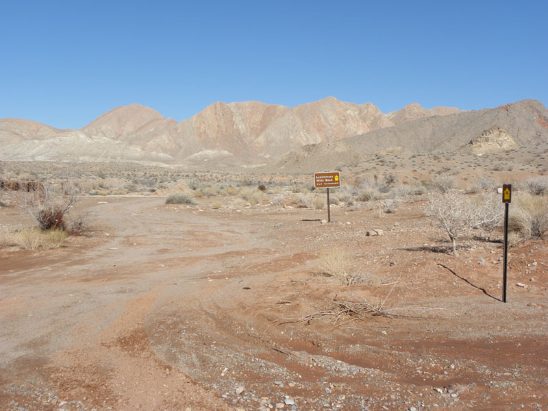 61-dirt_road_leading_towards_Anniversary_Narrows