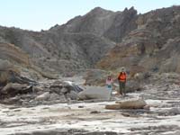 08-neat_picture_of_Amy_and_Sierra_hiking_in_the_wash