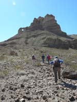 25-group_and_desert_scenery_heading_towards_Liberty_Bell_Arch