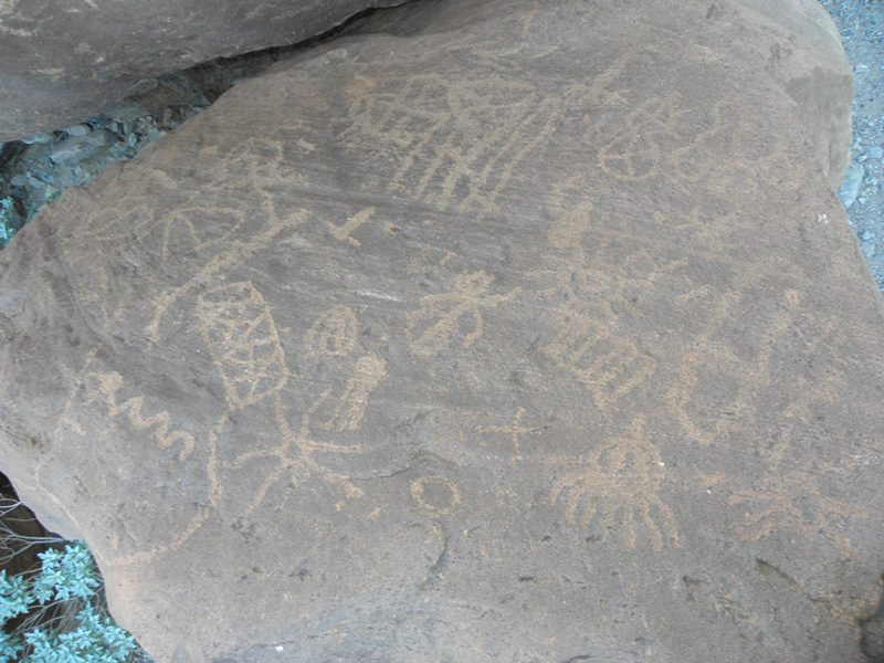 083-petroglyphs