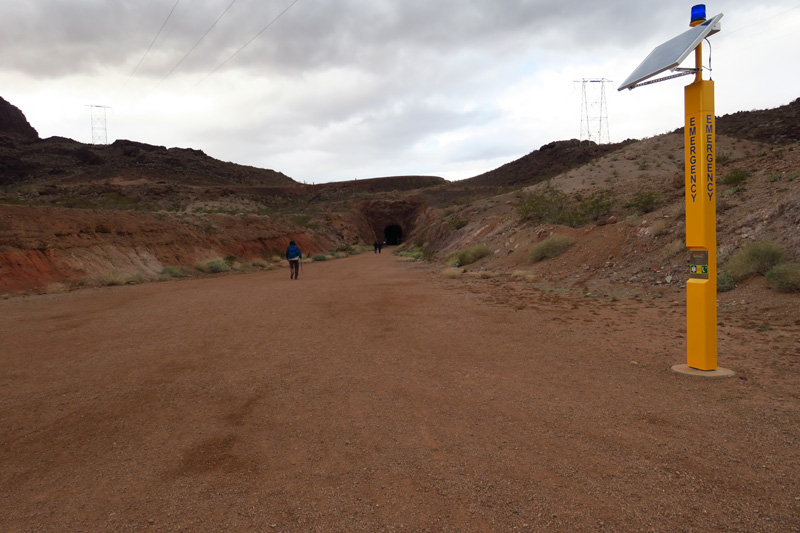 73-Lake_Mead_Overlook_ahead_and_above_tunnel