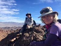 56-me_and_Susan_on_the_peak-from_Laszlo