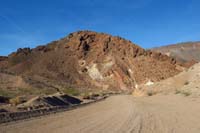 01-drove_further_down_Kingman_Wash_Rd-Cove_Peak_clearly_visible_from_where_we_parked