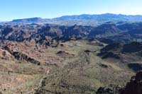04-Moonscape_Canyon-we_will_head_to_left_portion_of_the_photo