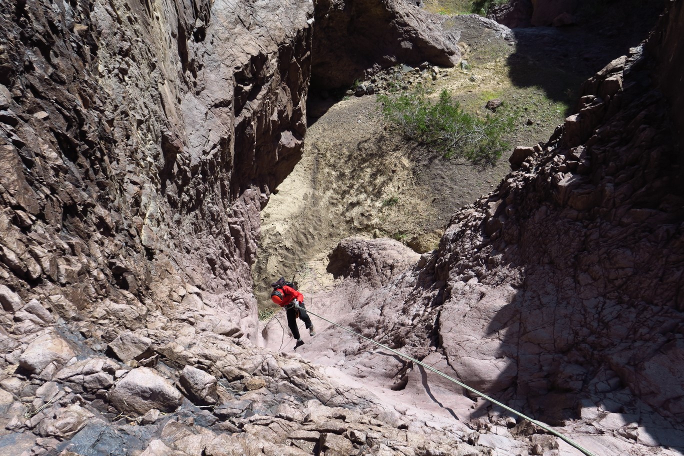 26-looking_down_at_Richard_rappelling