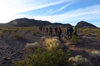 01-group_starting_the_hike