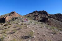 37-looking_back_to_Tre-C,Jessica,and_Amber_descending_slope_to_saddle