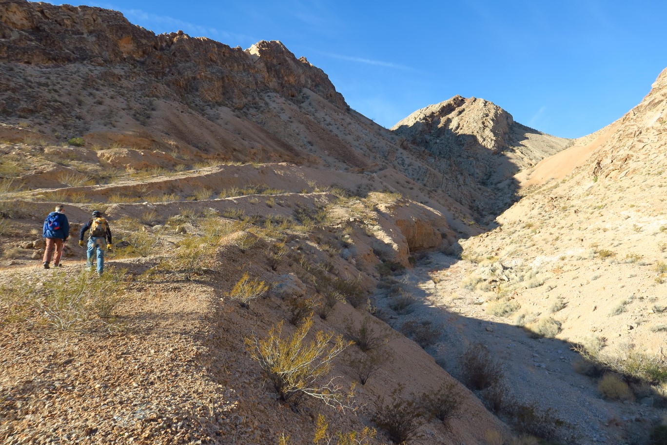 03-scenery_along_the_way