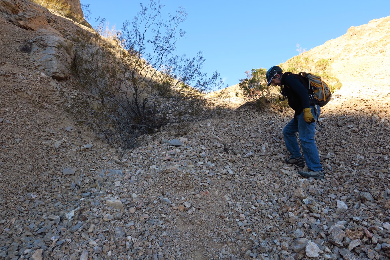 04-steep_loose_scree_slope