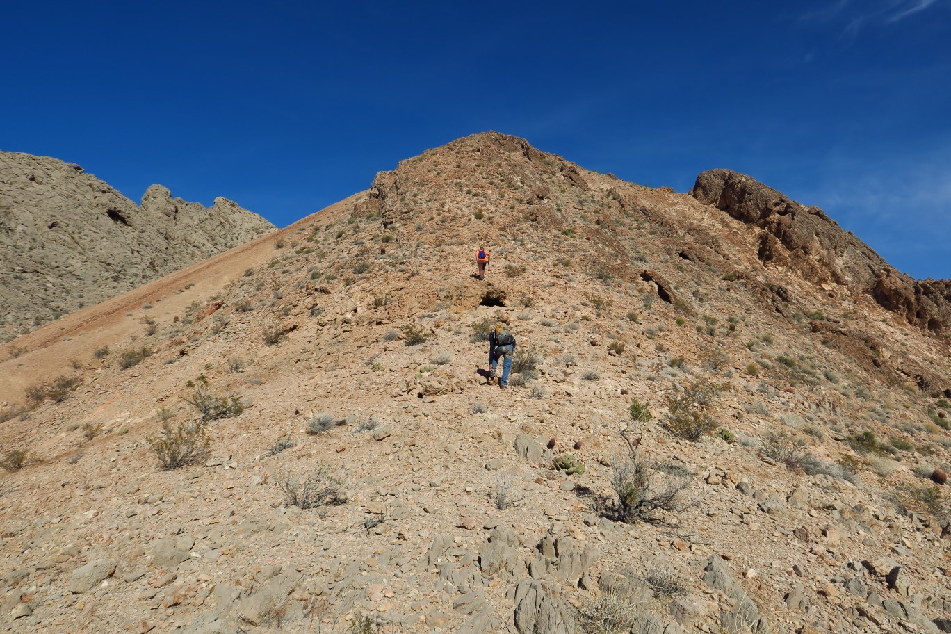 40-heading_up_slope_to_Unity_Peak