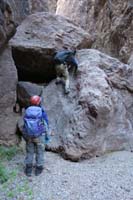 09-more_scrambling_fun_using_rope_with_knots_left_by_someone_else
