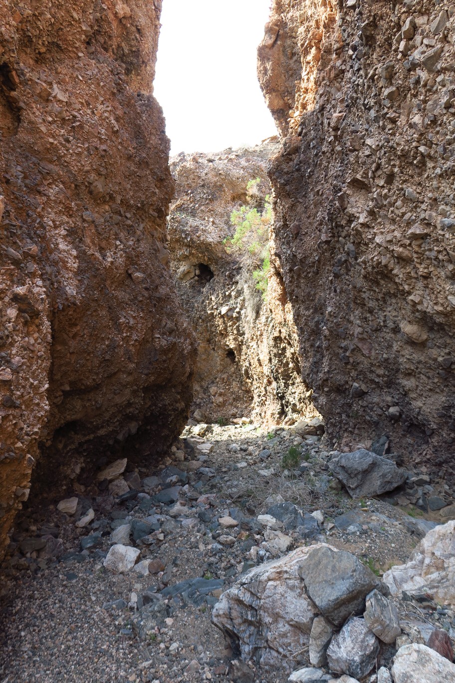 15-scenic_short_slot_canyon