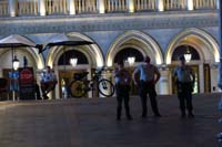 33-Venetian_Security-WOW,no_social_distancing_nor_masks,dude_coughing_into_hand-patheric_example_to_public