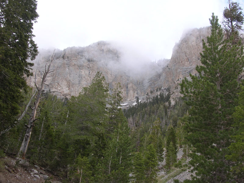 11-clouds_are_settling_over_the_mountains