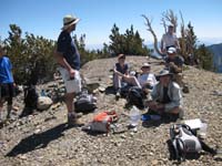 32-group_on_the_peak-I'm_eating_my_heavy_'complex'_sandwhich
