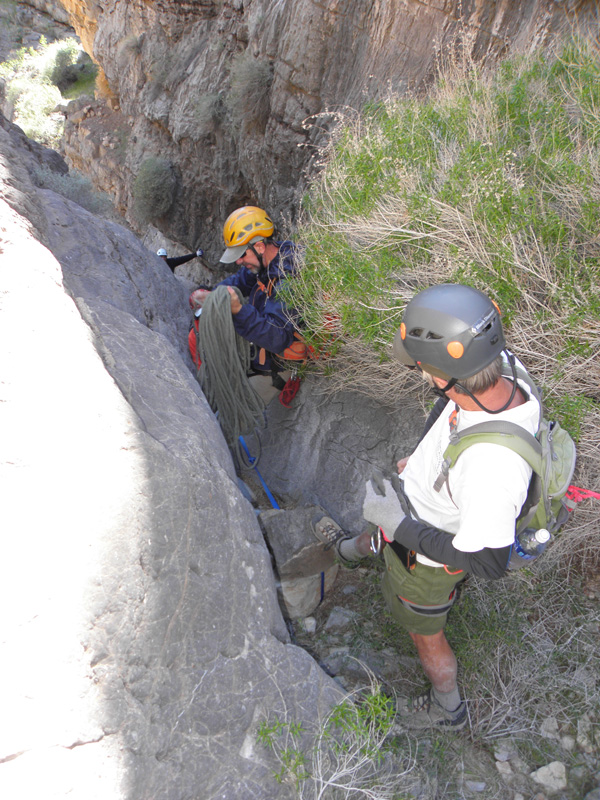 30-setting_up_for_the_next_rappel