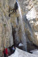 23-kids_getting_a_closer_look_at_the_waterfall