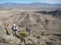 03-hiking_the_steep_side_of_the_peak-Hayford_and_Gass_in_background