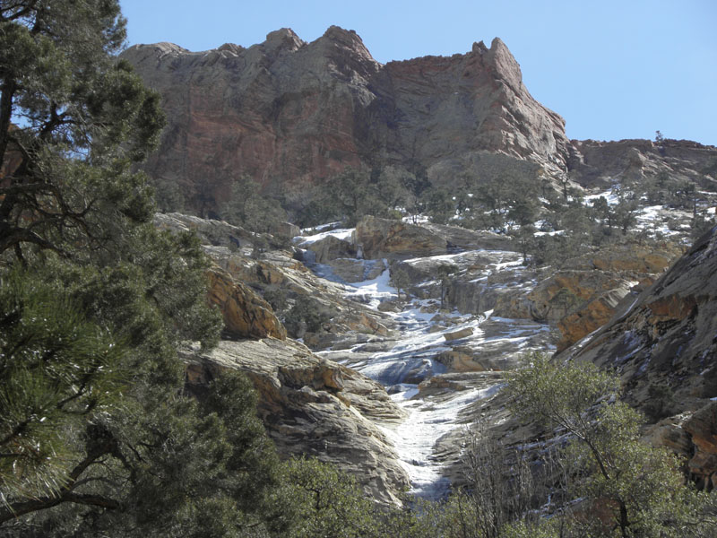 56-frozen_waterfall_higher_up