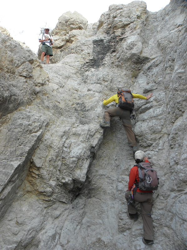 08-group_scaling_the_wall