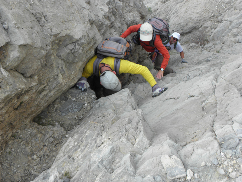 21-Ed,Luba,Laszlo_climbing_the_wall