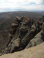 34-scenic_view_from_Oak_Creek_Overlook-looking_ESE-cairn_for_unknown_peak