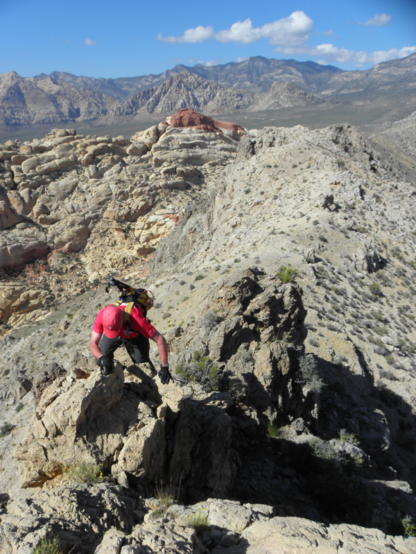 09-Larry_scrambling_towards_peak