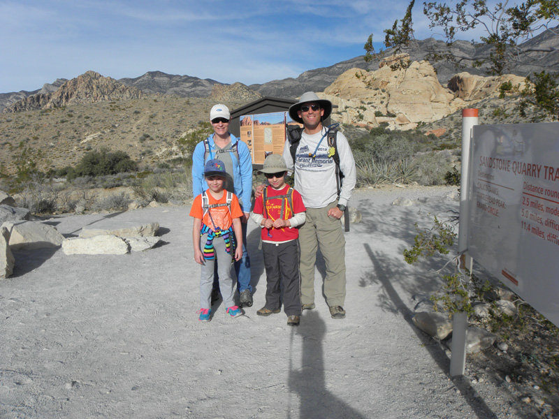 01-starting_the_hike-Veronica,Sarah,Kenny,Daddy