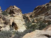 18-up_gully_to_upper_right_with_waterfall_like_desert_varnish,past_it,then_up_to_right_to_Diamond_Ledge