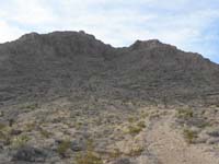 04-heading_up_that_drainage-several_dry_waterfalls_with_mostly_solid_rock-looser_higher_up