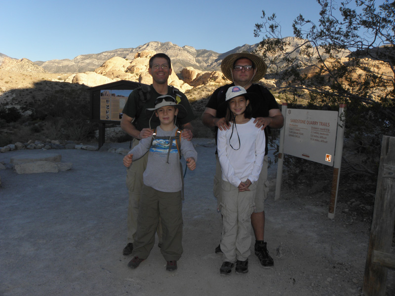 01-Daddy,Kenny,James,Bella_at_trailhead