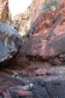 72-Luba_rappelling
