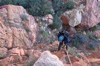 78-Ed_rappelling