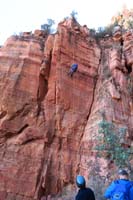 88-Luba_rappelling