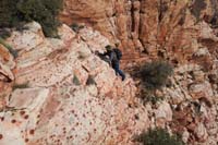 08-looking_back_to_John_scrambling